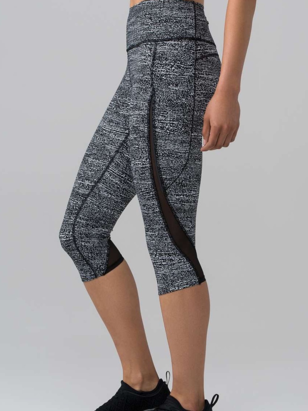 Lululemon Sz 6 Leggings Pace Perfect Crop (17") Air Time White Black Athletic